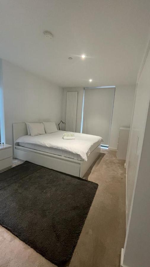 London Docklands Stays - One Bed Apartment ลอนดอน ภายนอก รูปภาพ